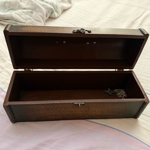 Wooden wine case vintage 50 years with leather handle in like new condition
