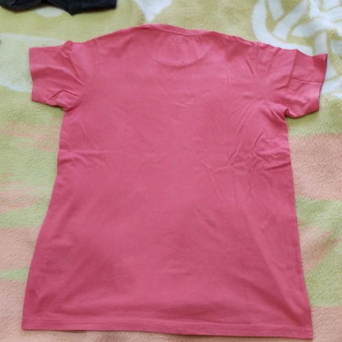 T shirt Marvel Universe size medium like new, red