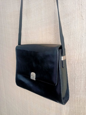 Claudio Ferrici leather shoulder bag like new, black