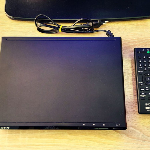 Sony DVD player DVP-SR170 like new with remote