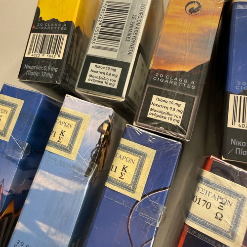 Marlboro Limited Edition 2001 Complete Set of 14 Packs Mint Condition