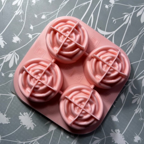 Silicone ice cube molds with lid, set of 2, new