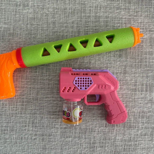 Children's water guns and bubblegun new