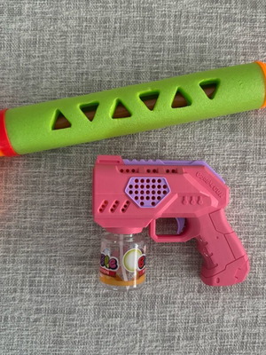 Children's water guns and bubblegun new