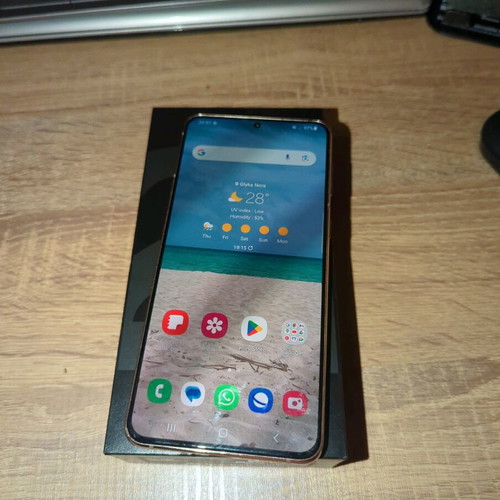 Samsung Galaxy S21+ 5G used, 128GB, slight damage on back