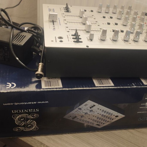 Stanton SMX-401 Professional 3-Channel DJ Mixer nearly new, boxed