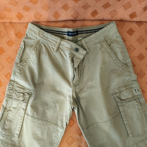 Navy & Green Cargo Bermuda shorts new, beige