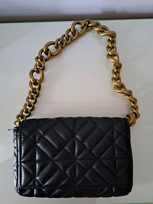 ZARA Γυναικεία τσάντα ώμου μαύρη με χρυσή αλυσίδα σαν καινούργια, αφόρετη