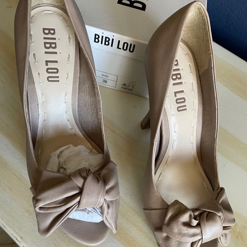 Bibi Lou high heel pumps beige like new, size 39