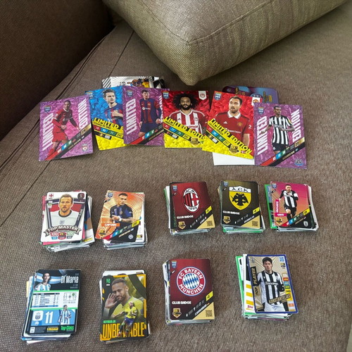Football Cards like new, over 400 cards with storage box