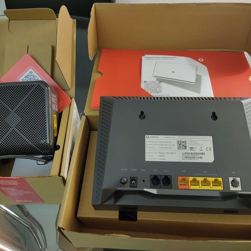 Vodafone VDSL Modem-Router H300s and Wifi Repeater 4960 Super Wifi Extender like new