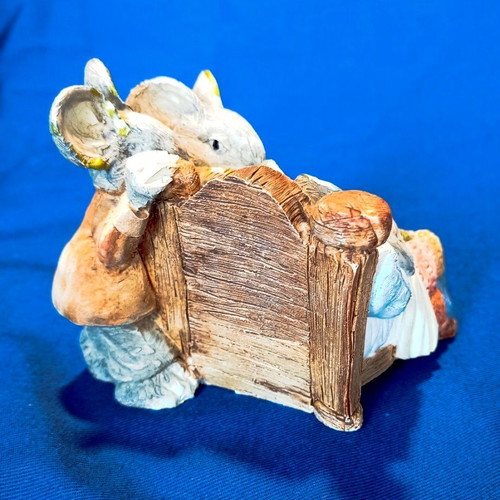 Decorative Resin Figurine with 3 Mice under Patchwork Quilt, like new