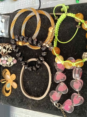 Set of 30 colorful jewelry pieces