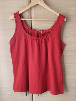 T-shirt with straps like new, size M