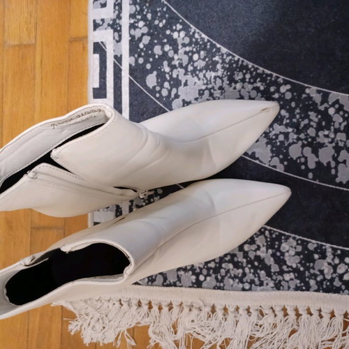 Alta Moda white ankle boots size 39 used with thin heel