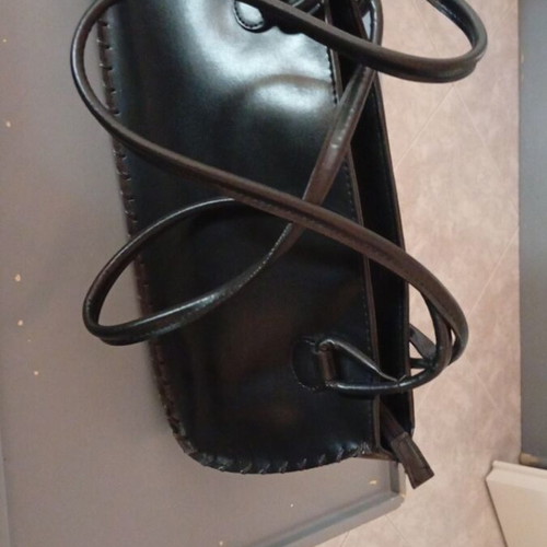 Leather shoulder bag black like new