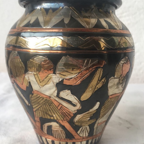 Egyptian decoration set like new, metal tray and vase with engraved figures