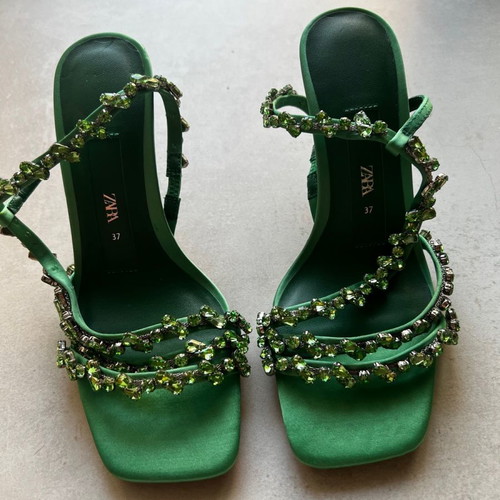 Zara sandals new with straps and beads, size 37, green