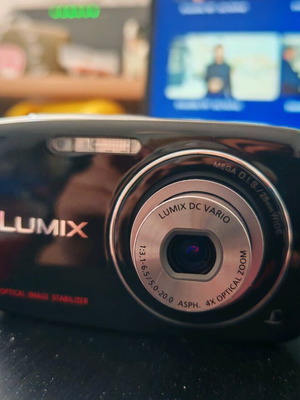 Ψηφιακή φωτογραφική μηχανή Panasonic Lumix dmc-s1 μεταχειρισμένη με θήκη και κάρτα μνήμης