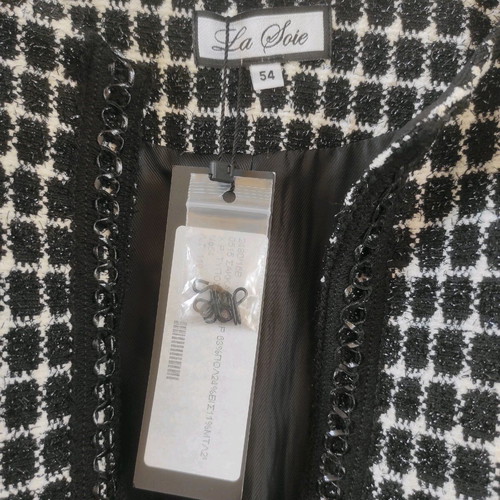 La Soie Line Short Women's Jacket new, size 54, ecru