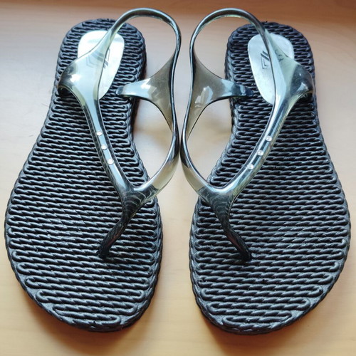 Rubber sandals black like new, size 35/36