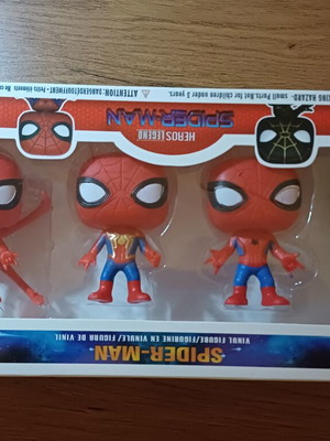 Spider decorative figures set of 4 like new