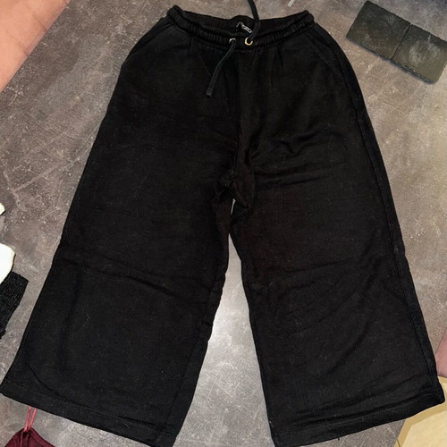 Enzzo short sweatpants like new, black