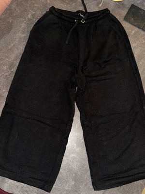 Παντελόνι φόρμας κοντό Enzzo σαν καινούργιο, μαύρο