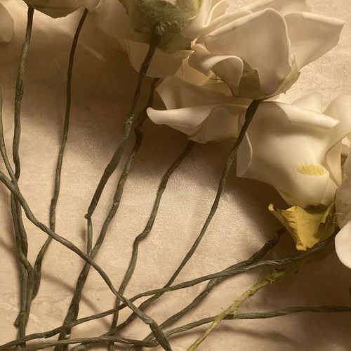 Artificial roses pack of 12, wire stems, like new