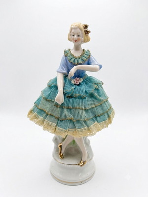 Vintage Japanese Porcelain Lace Figurine used, ballerina style