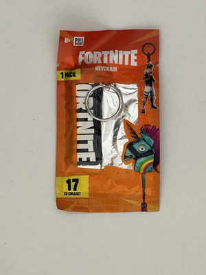 Fortnite keychain new, black and white