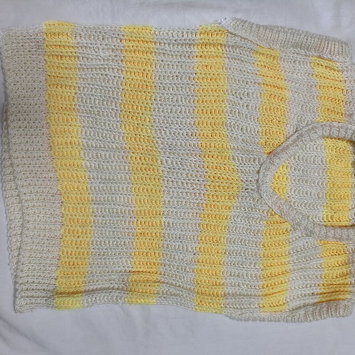 Sleeveless vest used, keeps baby warm
