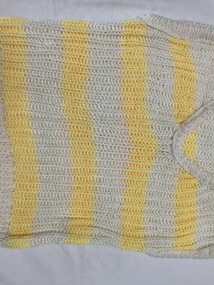 Sleeveless vest used, keeps baby warm
