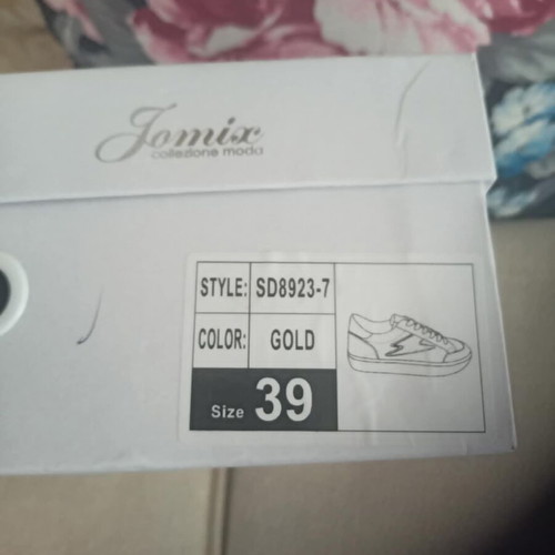 Jomix women's casual shoes size 39 new white and gold