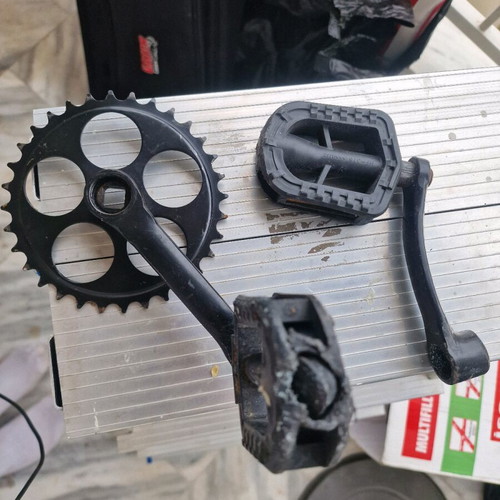 Bicycle pedal set with sprocket used