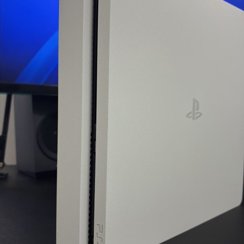 PlayStation 4 Slim 500GB λευκό μεταχειρισμένο με 1 παιχνίδι και χειριστήριο