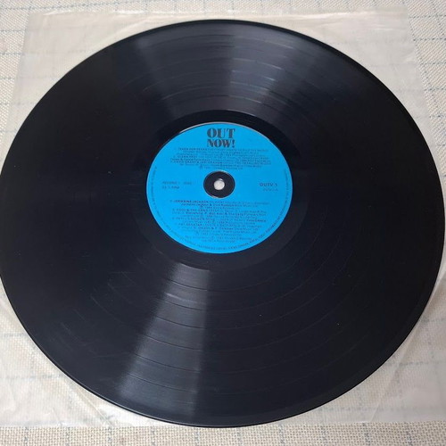 28 Hot Hits Out Now 2XLP used, pop