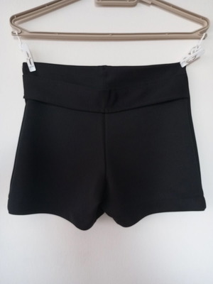 High-waisted black shorts with new hair clip gift
