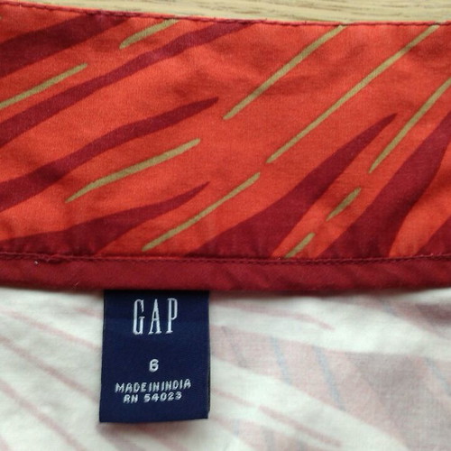 Gap women's skirt like new, size M, red, colorful