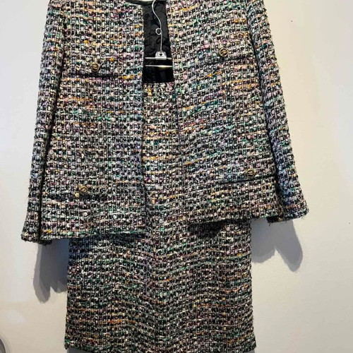 Women’s tweed suit jacket and skirt like new, multicolor, S/XS