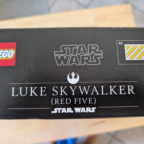 Lego Star Wars Luke Skywalker (Red Five) Helmet sealed new