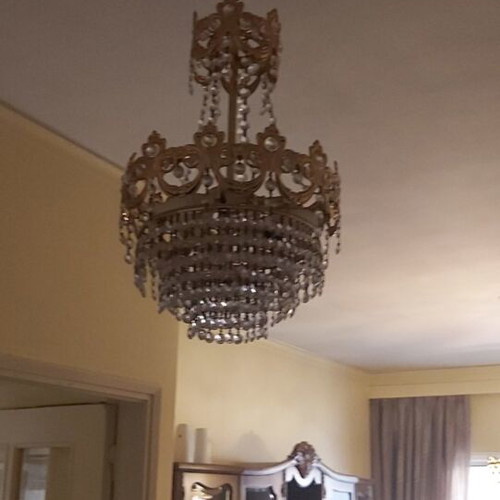 Small chandelier like new