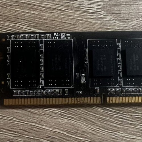 TeamGroup Elite DDR3L 1x4GB 1600MHz Laptop Memory Module like new