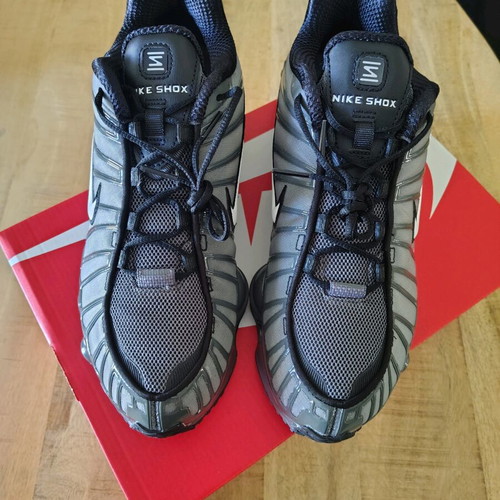 Nike Shox TL SE sneakers size 43, black and grey