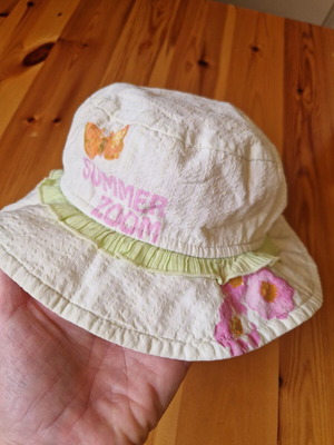 Baby hat for girl 1-2 years like new, mint color
