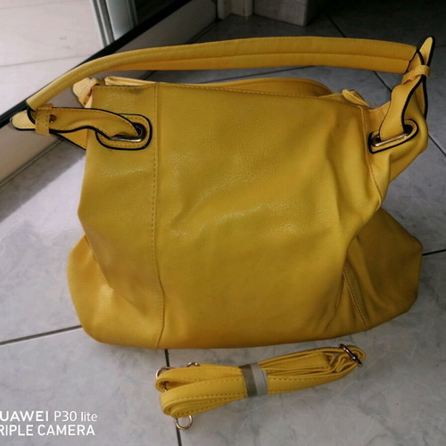 Women's handbag like new, yellow