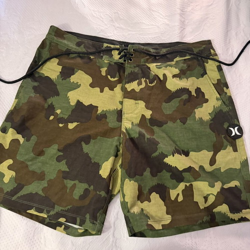 Hurley Phantom Boardshorts camo like new, men's size 34