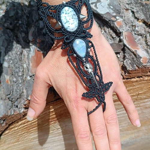 Macrame slave bracelet with dendritic agate and rainbow moonstone, new
