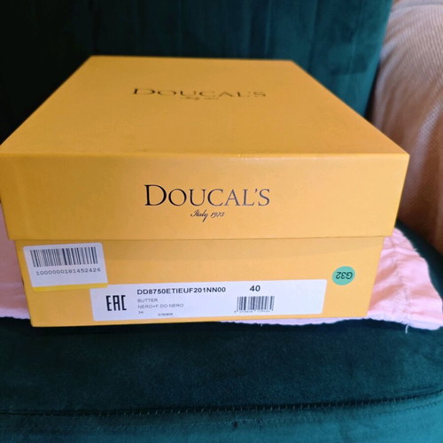 Doucal's leather loafers brand new with tags, size 40, black