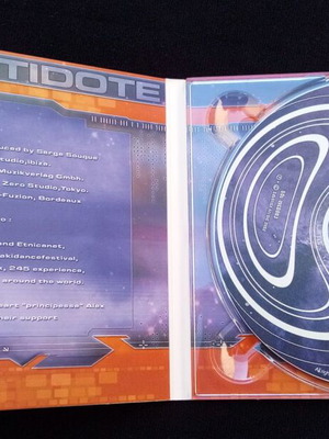 The Antidote Close Encounters CD σαν καινούργιο, ηλεκτρονική